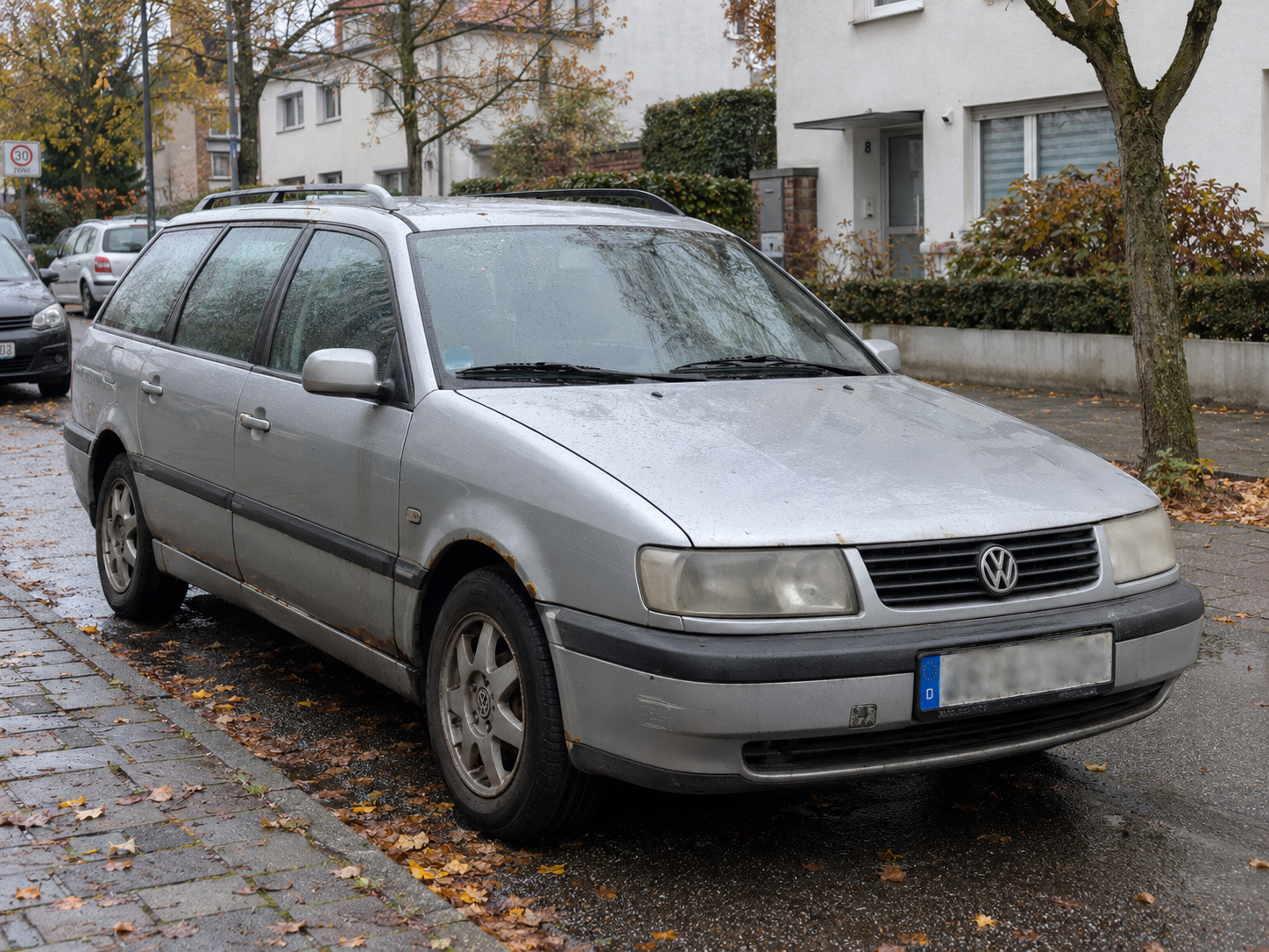 Gebrauchter Pkw vor der Fahrzeugbewertung